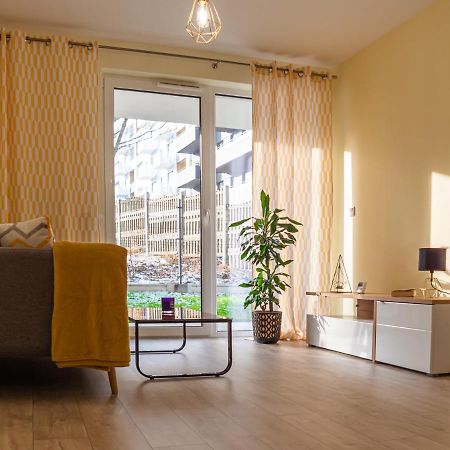Przytulny apartament z ogródkiem Cracovia Exterior foto