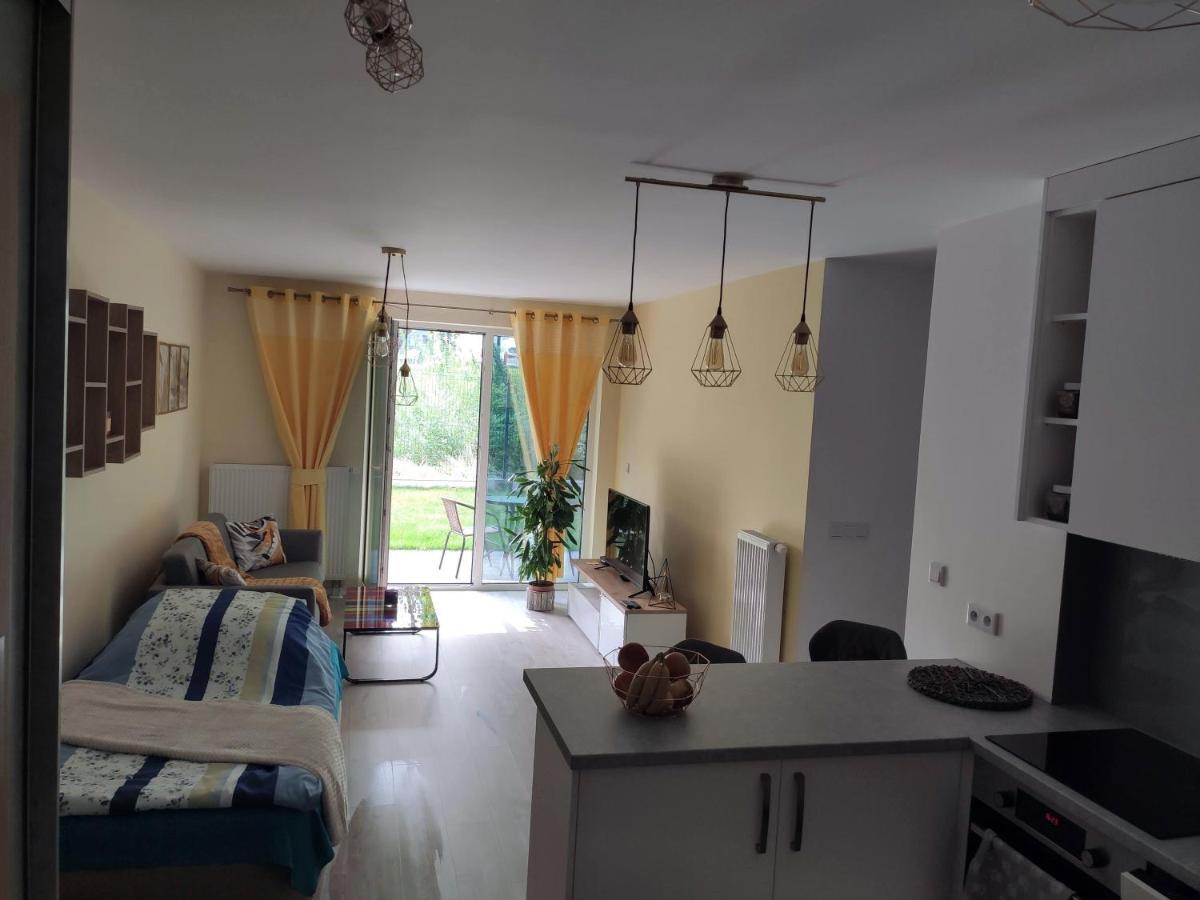Przytulny apartament z ogródkiem Cracovia Exterior foto
