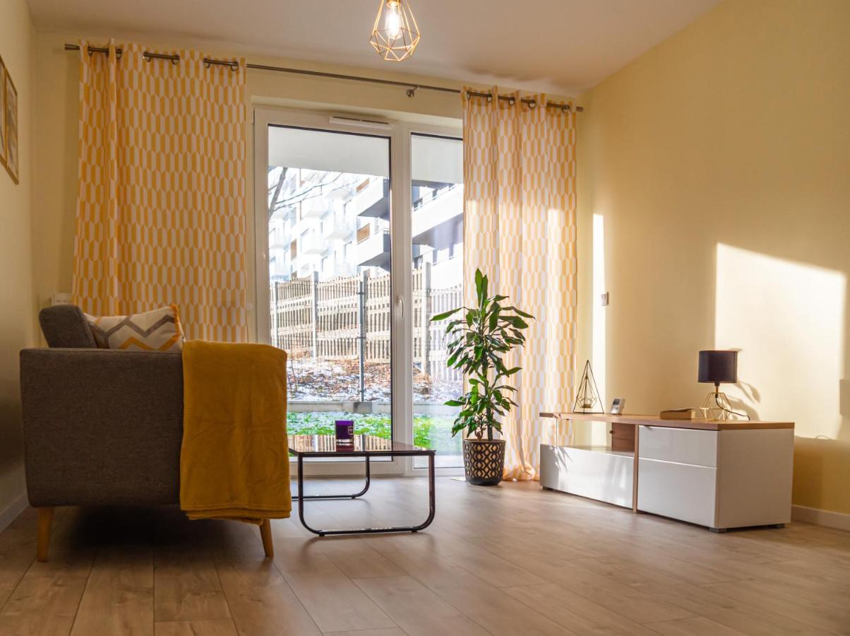 Przytulny apartament z ogródkiem Cracovia Exterior foto